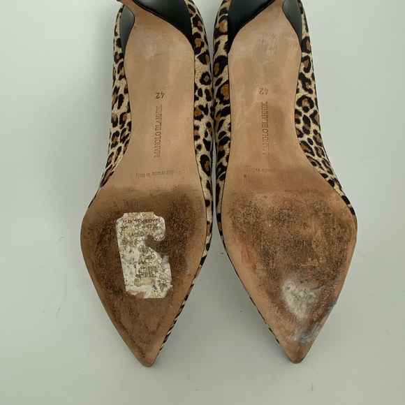 Manolo Blahnik - Bori Leopard Print Mid Heel Pump - Picture 7 of 7
